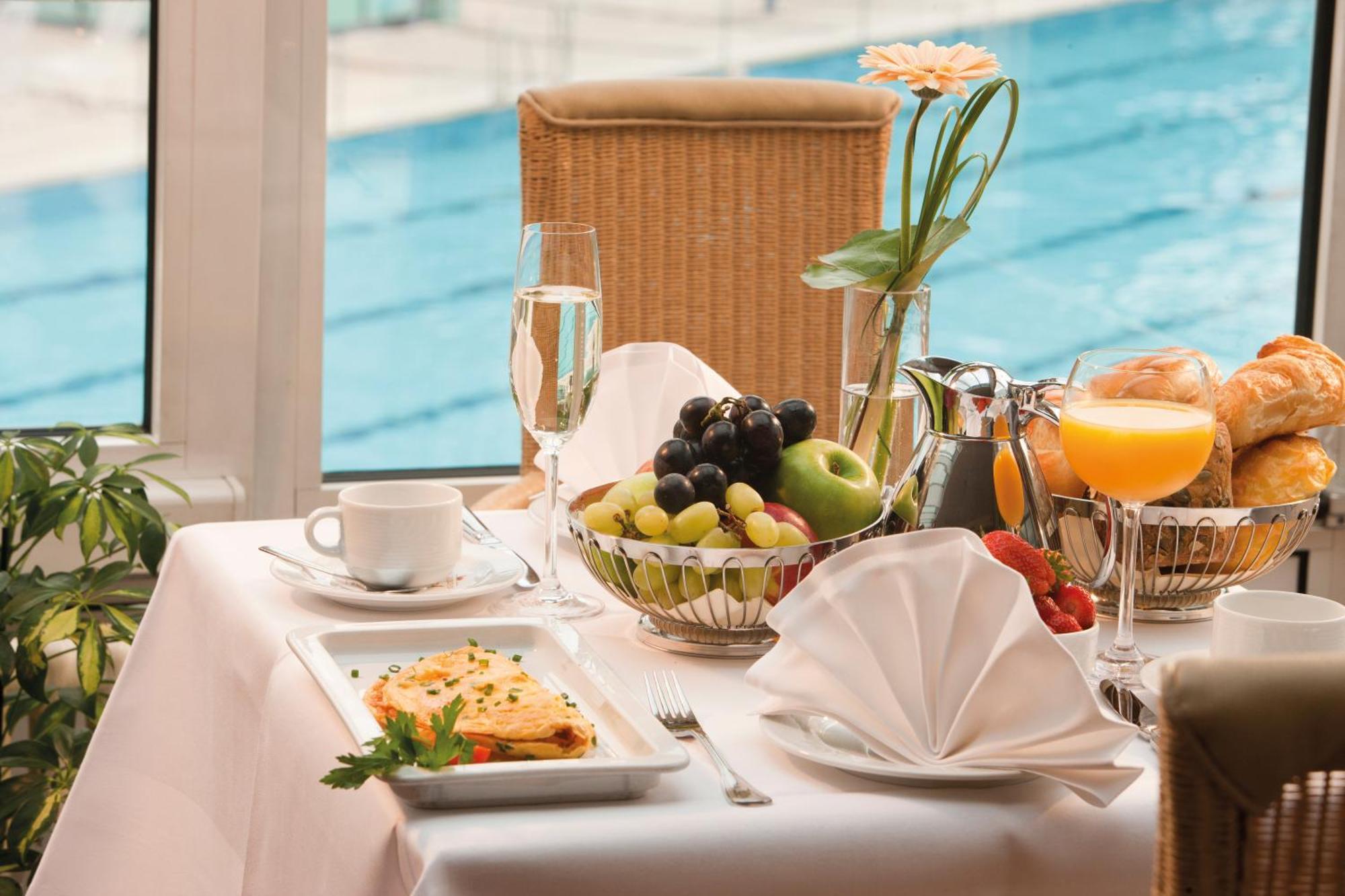 Vital Hotel Westfalen Therme Wellness Resort & Spa บัดลิพพ์ชปริงเงอ ภายนอก รูปภาพ