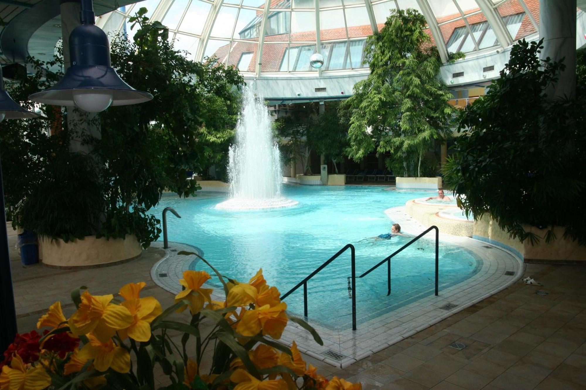 Vital Hotel Westfalen Therme Wellness Resort & Spa บัดลิพพ์ชปริงเงอ ภายนอก รูปภาพ