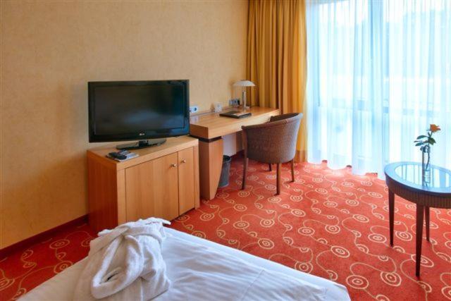 Vital Hotel Westfalen Therme Wellness Resort & Spa บัดลิพพ์ชปริงเงอ ภายนอก รูปภาพ